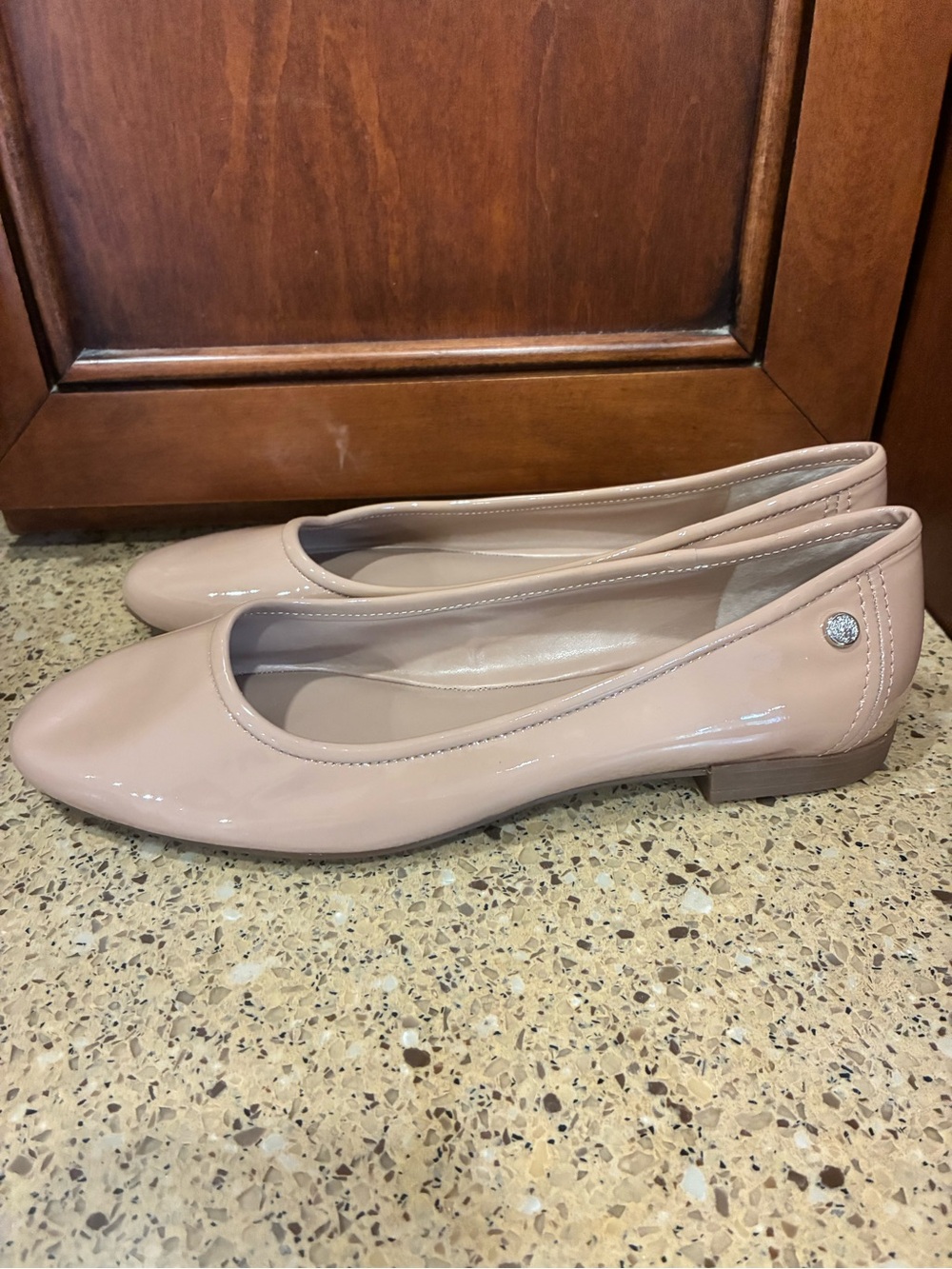 Vince Camuto Ellen Bisque Patent Leather Ballet Flats 6M NWOT